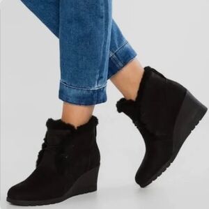 UGG Jeovana Black Shearling Wedge Boots EUC